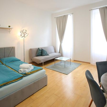 Downtown Bliss Modern Retreat With Free Parking And Fast Internet 600 Mbits Viena Exterior foto