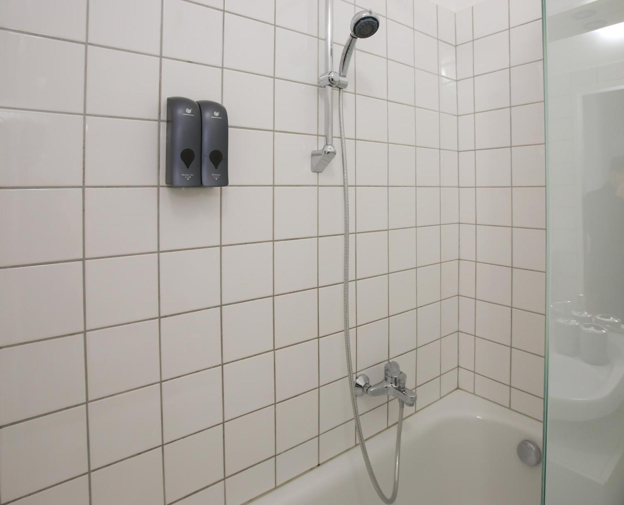 Downtown Bliss Modern Retreat With Free Parking And Fast Internet 600 Mbits Viena Exterior foto